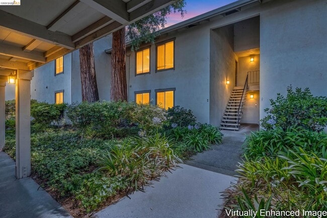 Photo - 2562 Walnut Blvd Unit 57