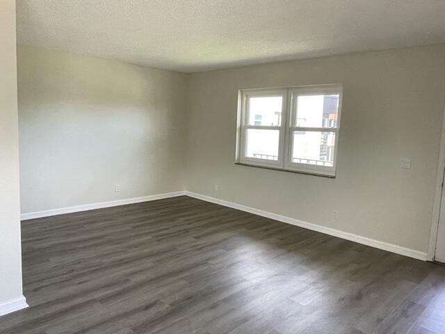 Photo - 480 Burgundy N