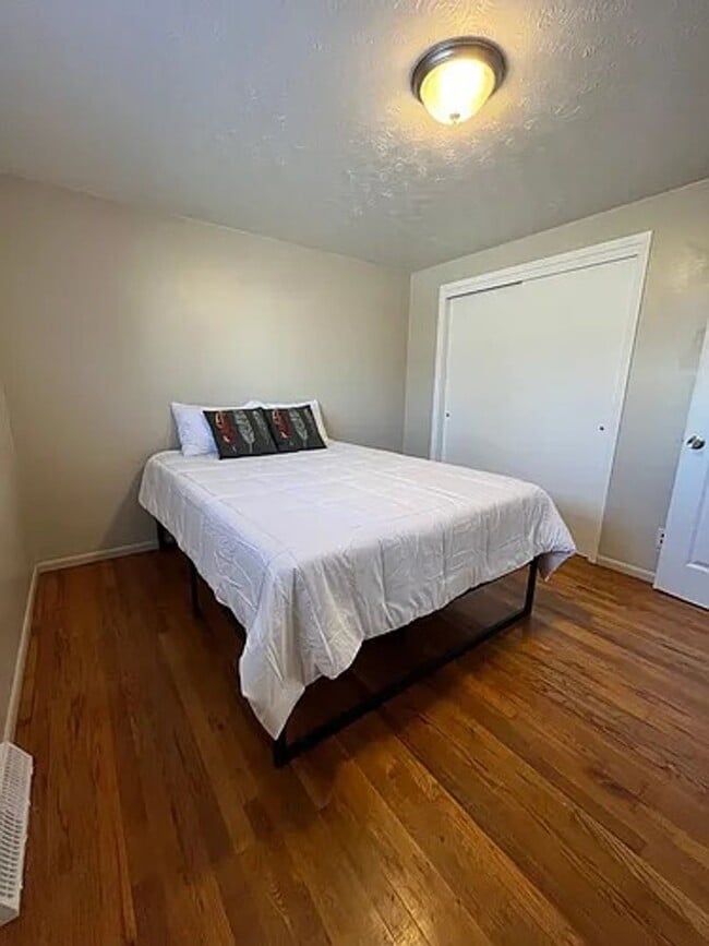 Photo - Cute 2 Bedroom Duplex in the Heart of Love...