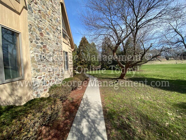 Photo - 311 1/2 Washington Street Unit 2