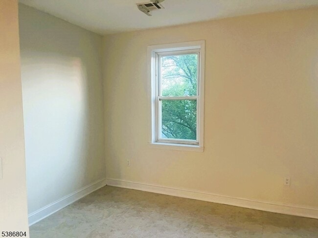 Photo - 10 Morton Pl Unidad 2