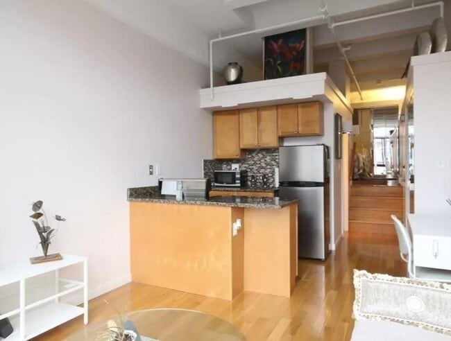 Building Photo - 12 Stoneholm St Unit 5 Rental