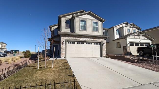 Photo - IMMACULATE 4 BED/2.5 BATH CUSTOM BUILT HOME IN SKYLINE RIDGE!