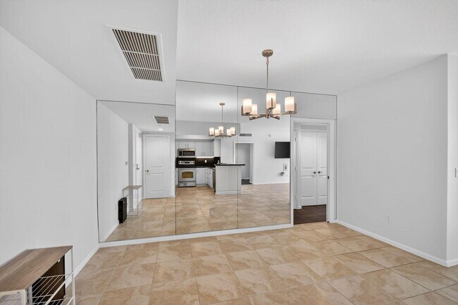Photo - 403 S Sapodilla Ave Unit 307