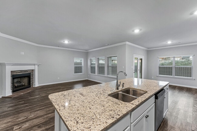 303 Ivyleaf Dr