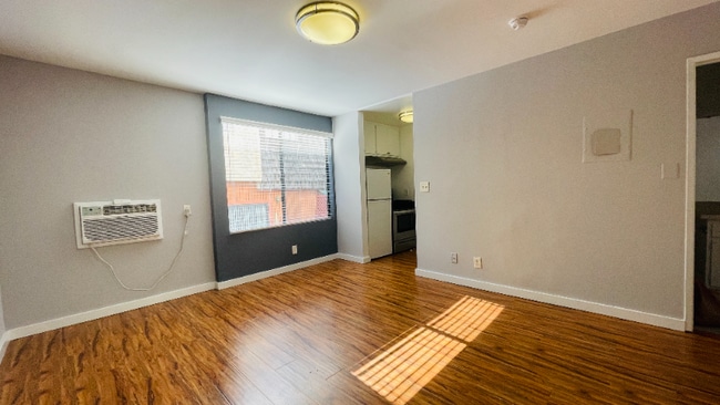 Photo - 7044 Hawthorn Ave Unit 214