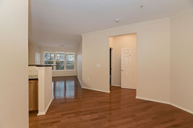 Photo - 1 Bed 1 Bath - North Bethesda Condo - 1 Reserved Parking Space Unit 2404