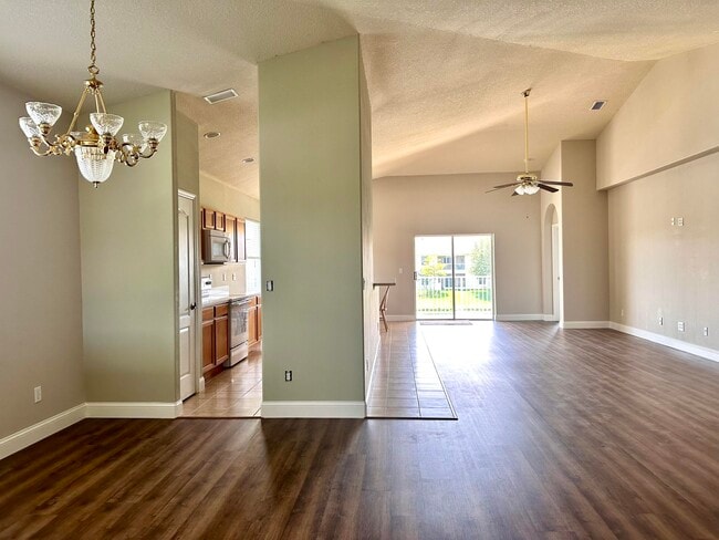 Photo - 3900 Playa Del Sol Dr Unit 205