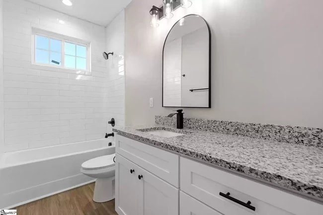 Bathroom 1 - 13 Bigby St