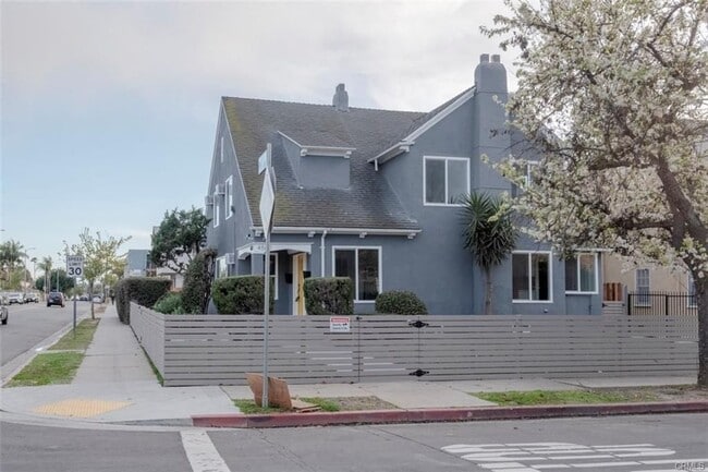 Building Photo - 4500 W 16th Pl