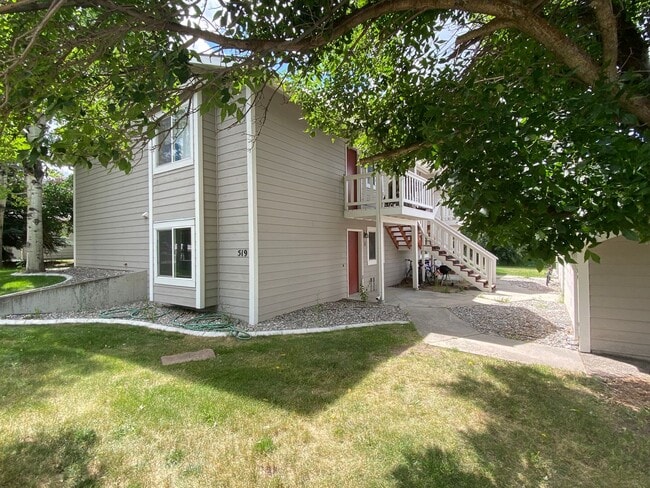 Building Photo - 2 Bed with Carport! Walk to MSU! Pet Frien... Unit 4 Rental