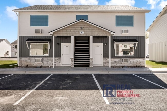 Building Photo - 5405 Park Lawn Dr Unit #204