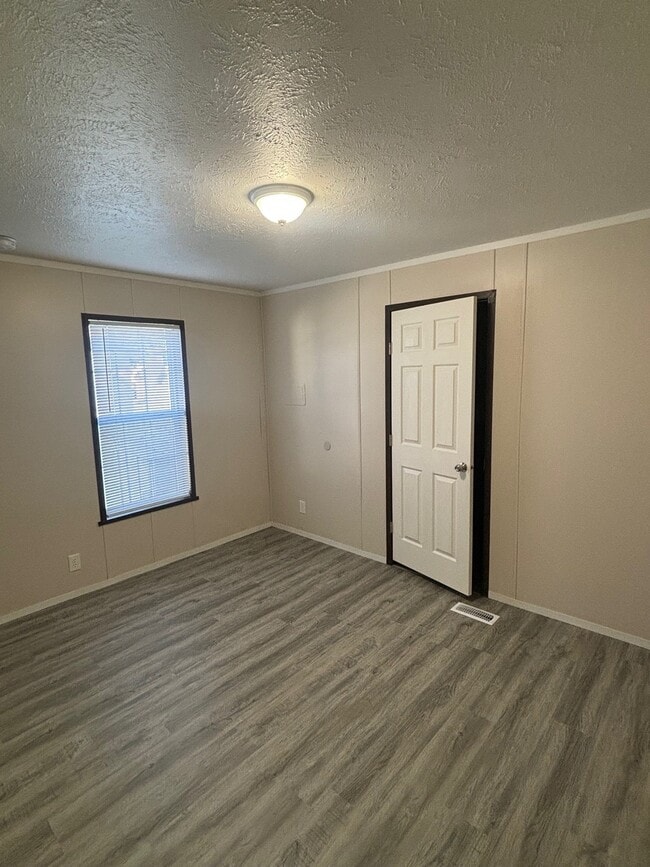 Photo - 831 N Pontiac Trail