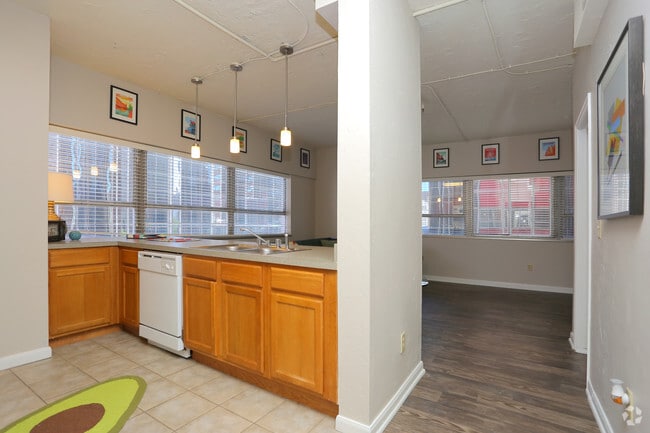 2BR - Model