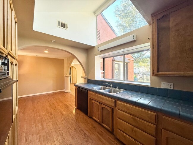 Photo - 16160 Keith Way