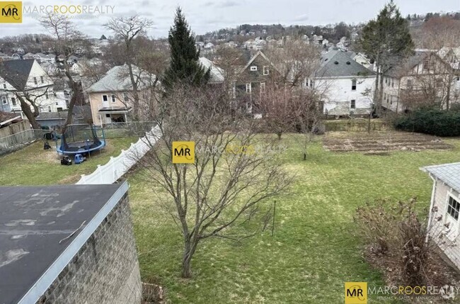 Building Photo - 66 Perthshire Rd Unit 1 Rental