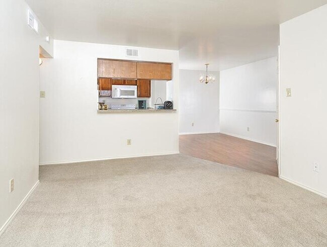 Photo - 2626 Thousand Oaks Dr Unidad b2