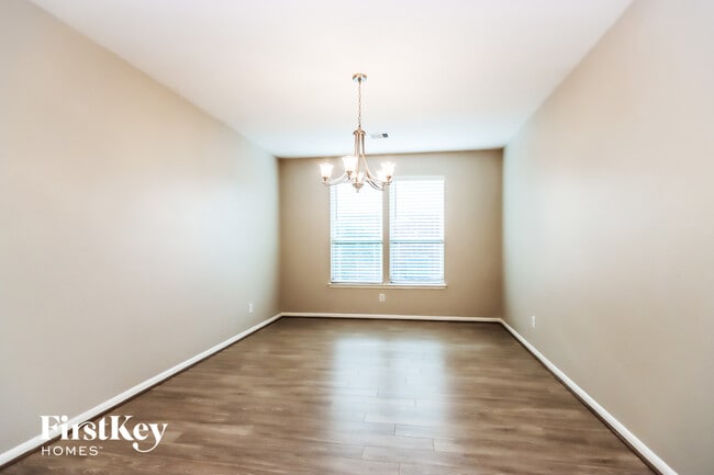 Photo - 25515 Kensington Lk Dr