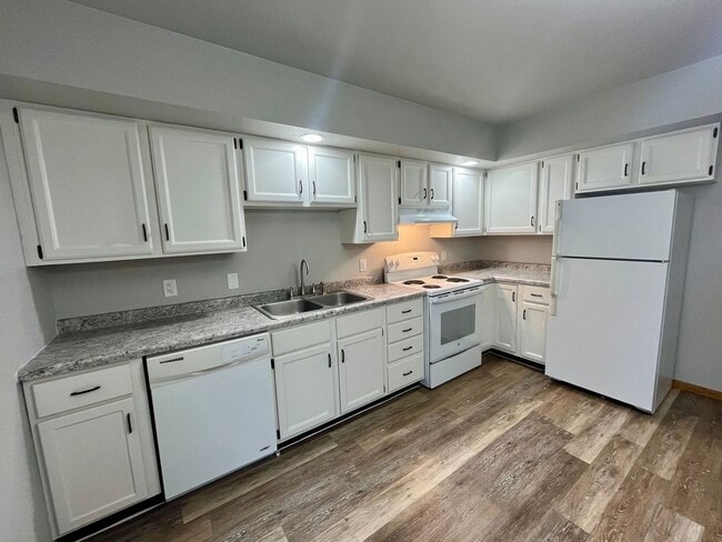 Building Photo - 1724-1726 Lenard St Unit #1726