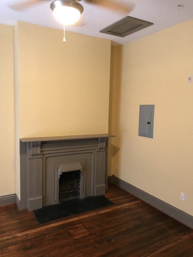 Photo - 217 E Grace St Unidad Apt #D
