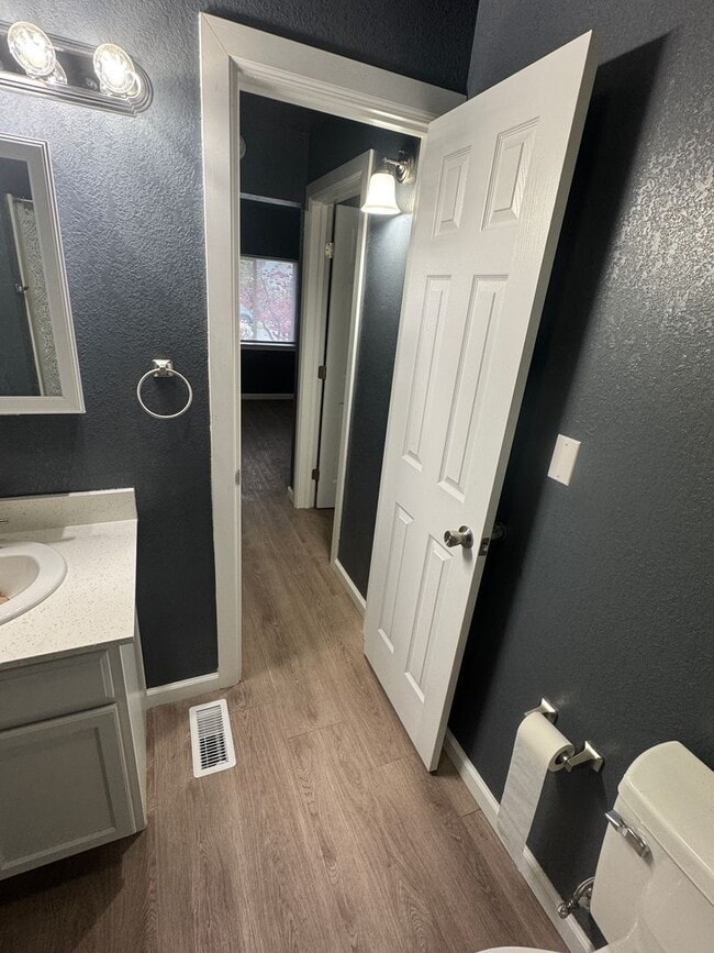 Photo - y80215 Unit 1