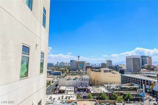 Building Photo - 150 S Las Vegas Blvd Unit 1114 Rental