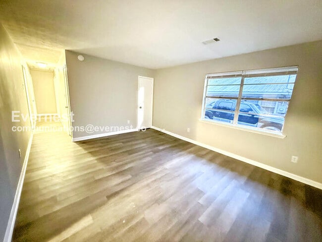 Photo - 436 Henry St