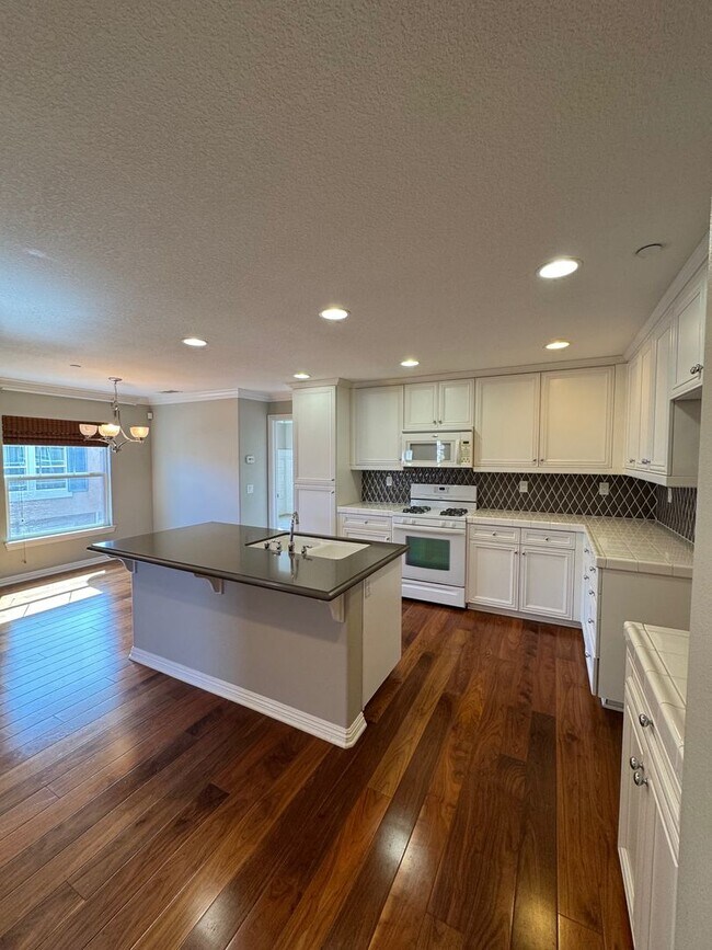 Photo - Great location - North West Oxnard Condo