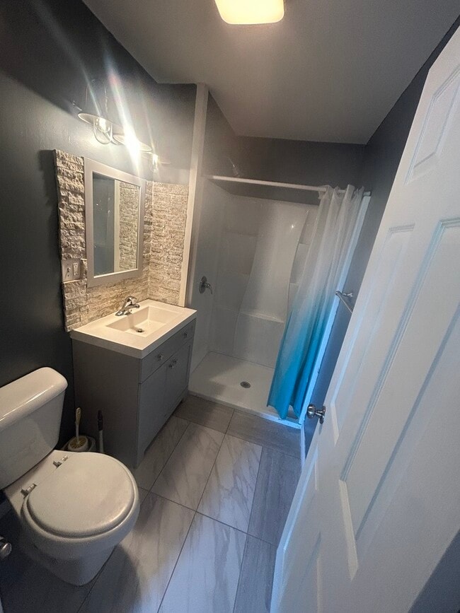 644 W 49th St
