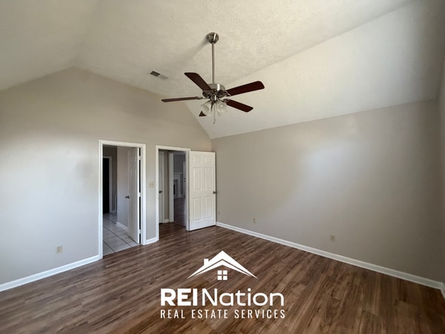 Photo - MUST SEE! 3BR/2BA | Vaulted Ceilings & Fireplace |