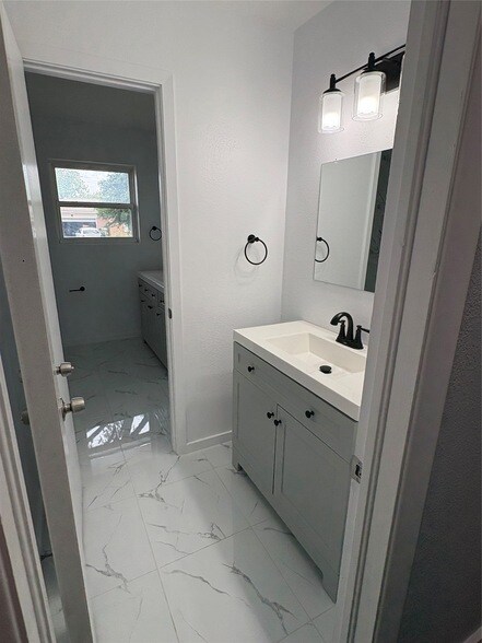 Photo - 302 Van Rowe Ave