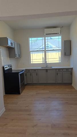 Photo - 216 W 9th St