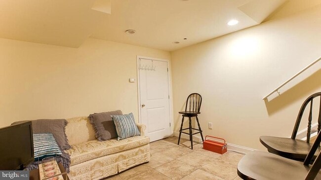 Photo - 1837 Willington St