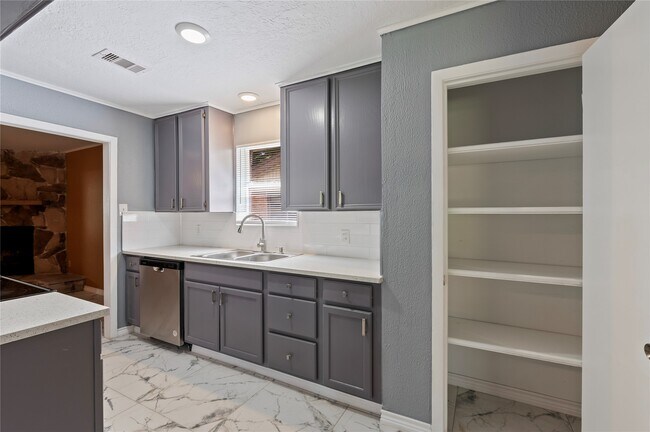 Photo - 2402 21st Ave N