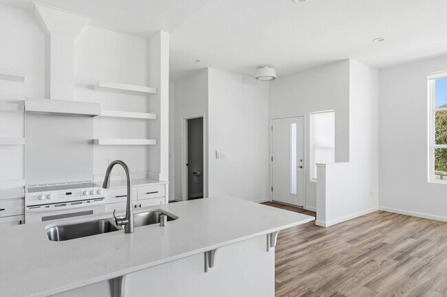 805 Ashwood Ln Unit 804 Eastwood Way