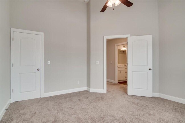 Photo - Villages at Goshen: 3 Bedroom / 2.5 Bath /...
