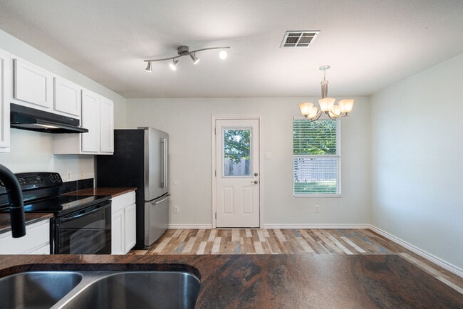 Photo - 111 Quail Hollow Dr