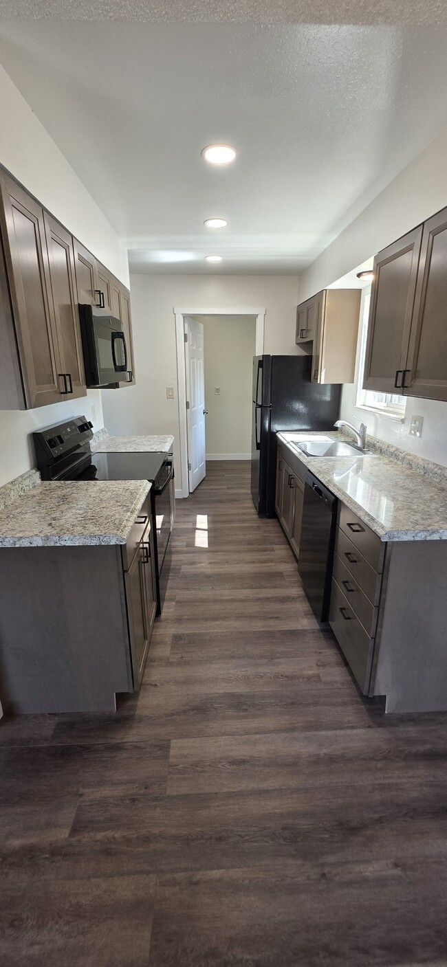 Photo - 1025 Cedar Way Unit 4