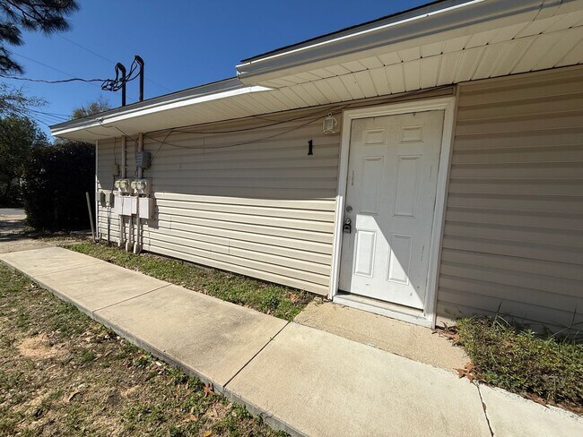 Photo - Gulf Breeze - Green Briar Estates - 2 bedroom, 1 bathroom - water and lawn care included