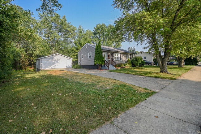 Photo - 2939 N Butrick St