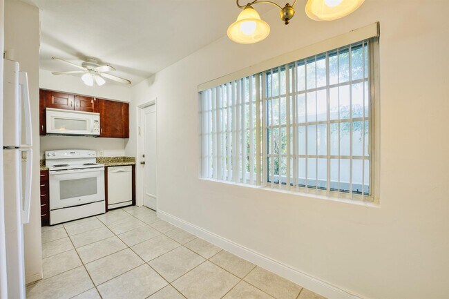 Photo - 86 Isle of Venice Dr Unit ISLES OF VENICE FT LAUD