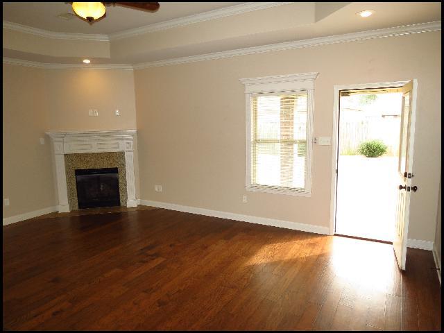 Photo - 1005 Puritan Dr