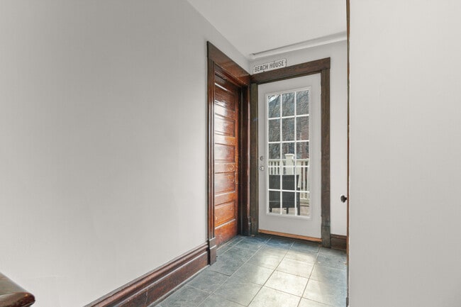 Photo - 1121 Leonard Pl