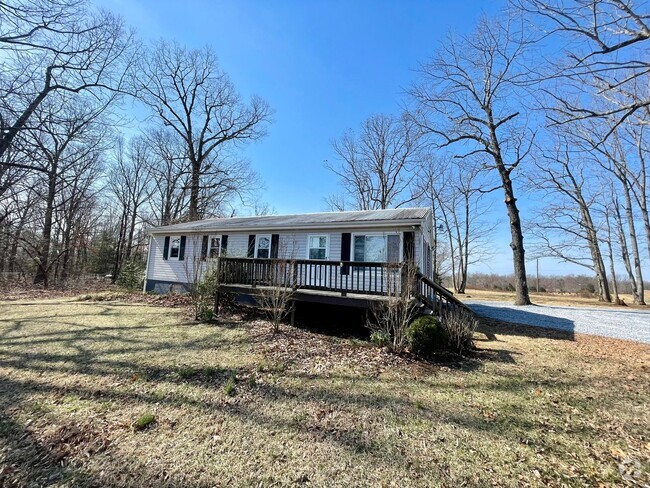 Building Photo - Rustburg Lovely Ranch Home