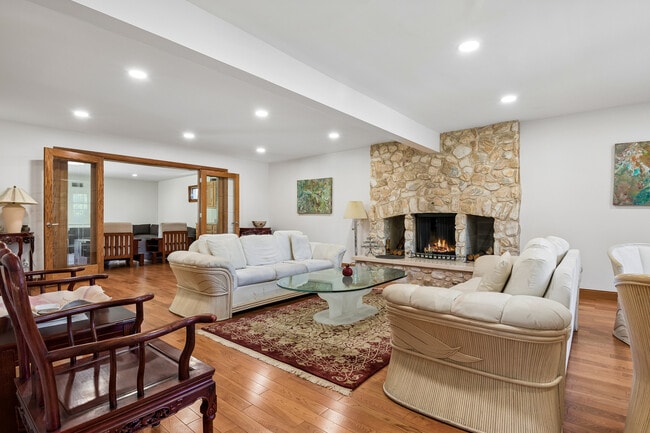 3701 Keenan Ln