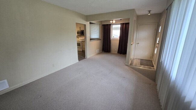 Photo - 971 Calrossie Blvd