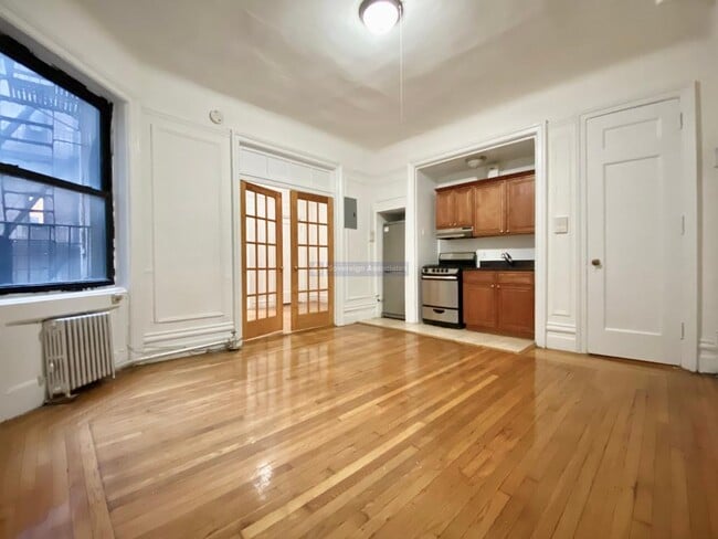 Building Photo - 45 Tiemann Pl Rental