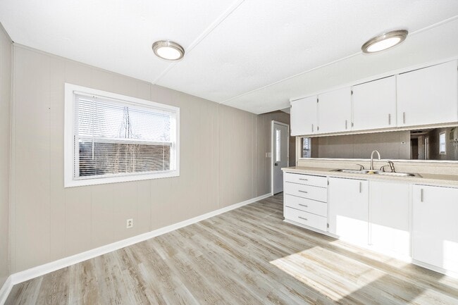 Photo - 5201 Amos Reeder Rd