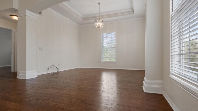 Photo - 221 Longview Ave