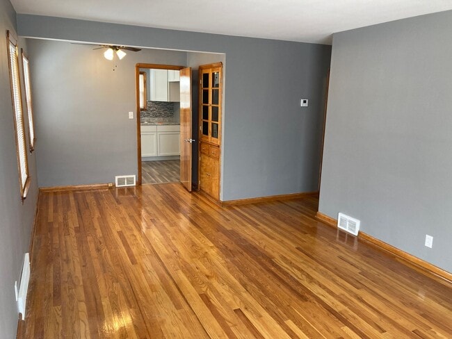 Photo - 6099 Ridge Rd Unit 6099 Ridge Rd Lower